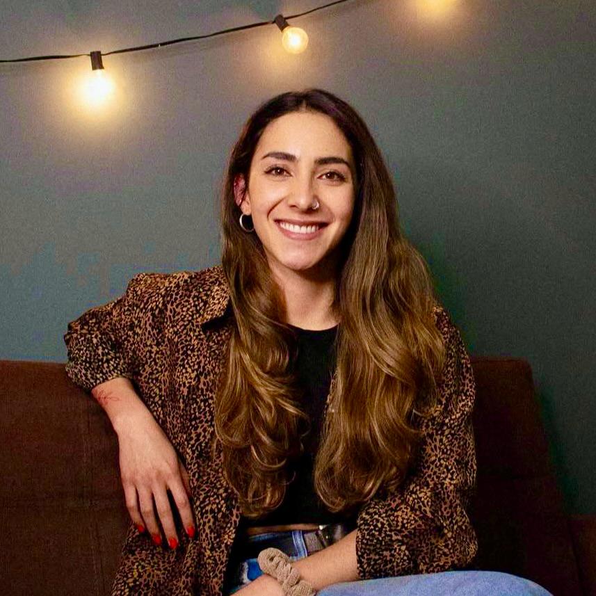 Carolina Villar – Psicóloga y bióloga, titulada en la Universidad de los Andes con postgrado en Universitat de Barcelona